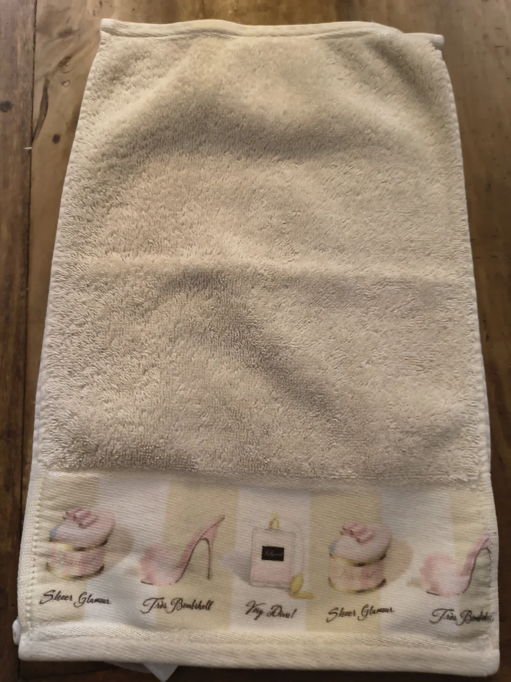 Hand Towel Pair with Pink Fashion Motif